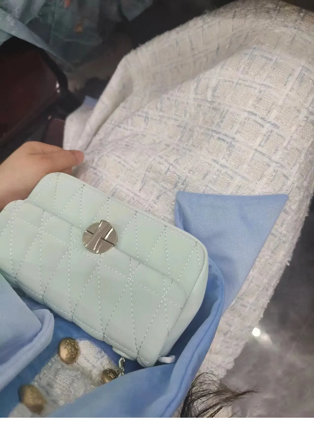 White Quilted Chain Shoulder Bag for Women — feature 10