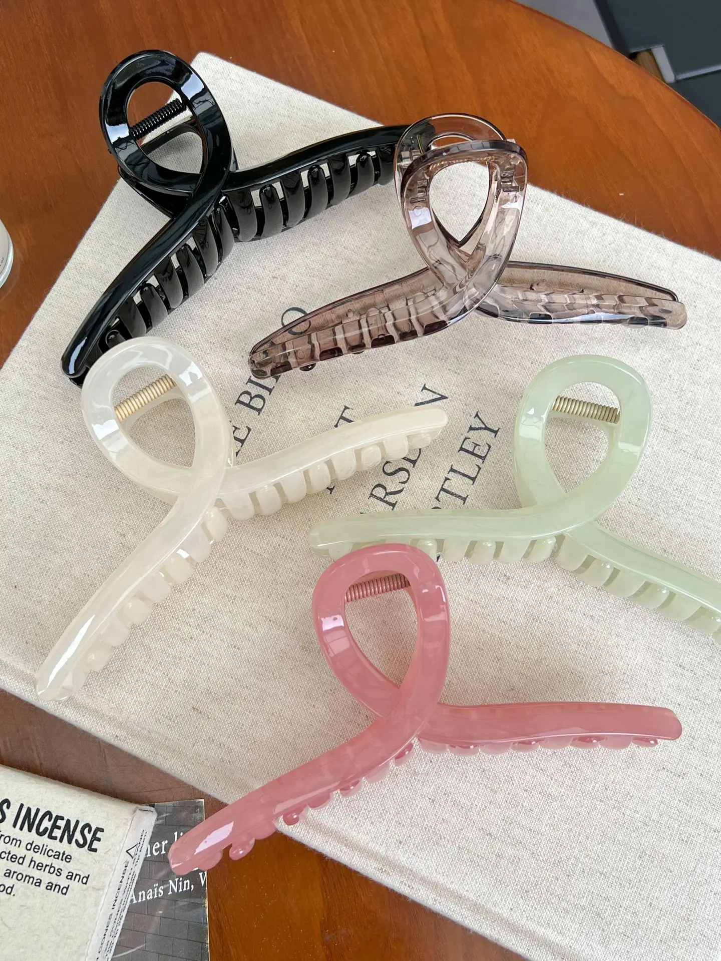 14CM PC Hair Clips for Women — feature 7