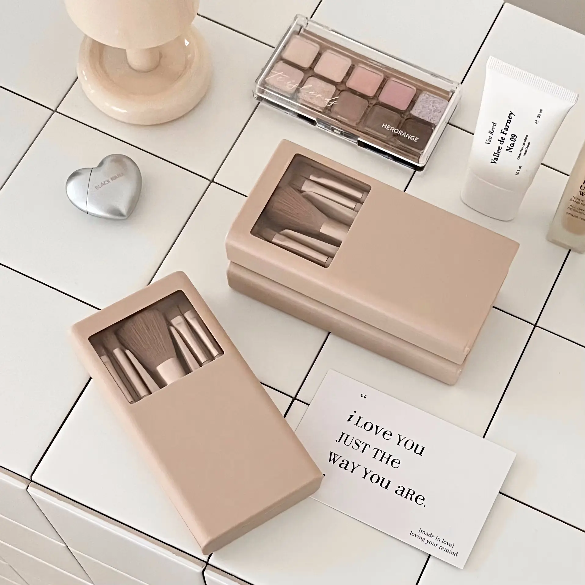 Mini Portable Makeup Brush Set with Mirror Travel Complete β feature 8