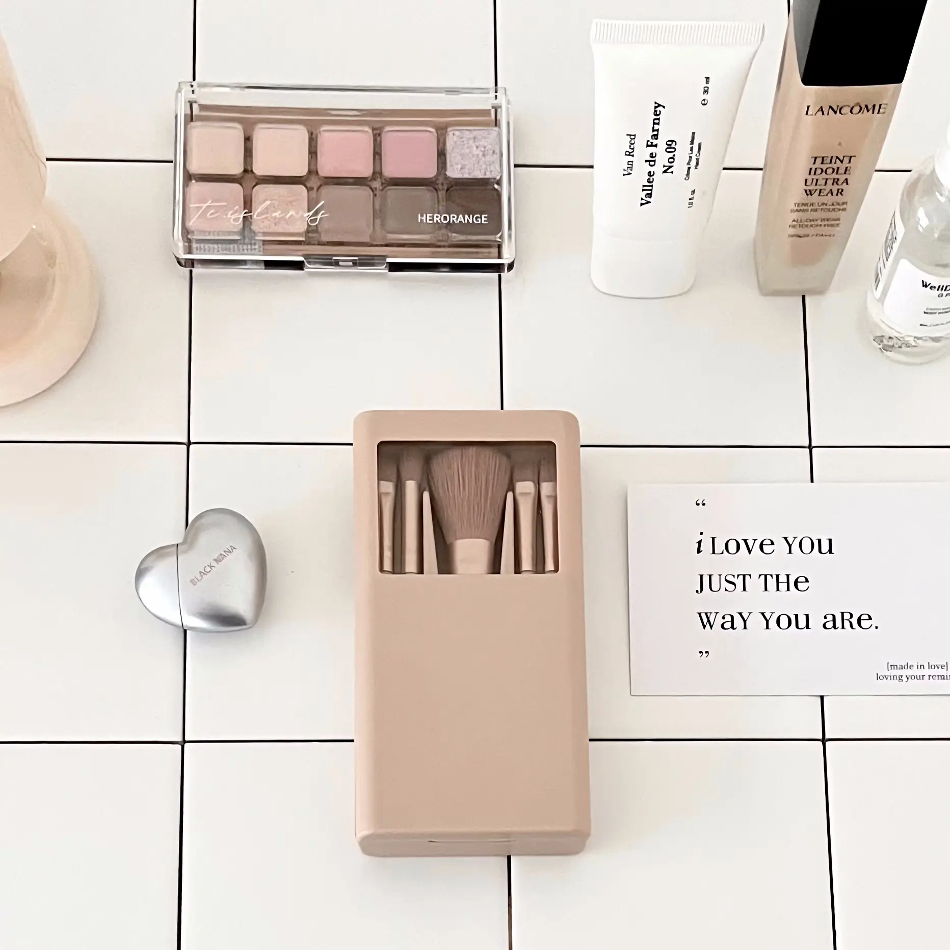 Mini Portable Makeup Brush Set with Mirror Travel Complete