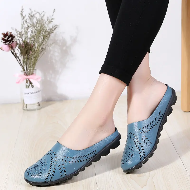 Women's Blue Leaf Pattern Low-Top Slippers Large - Image 12