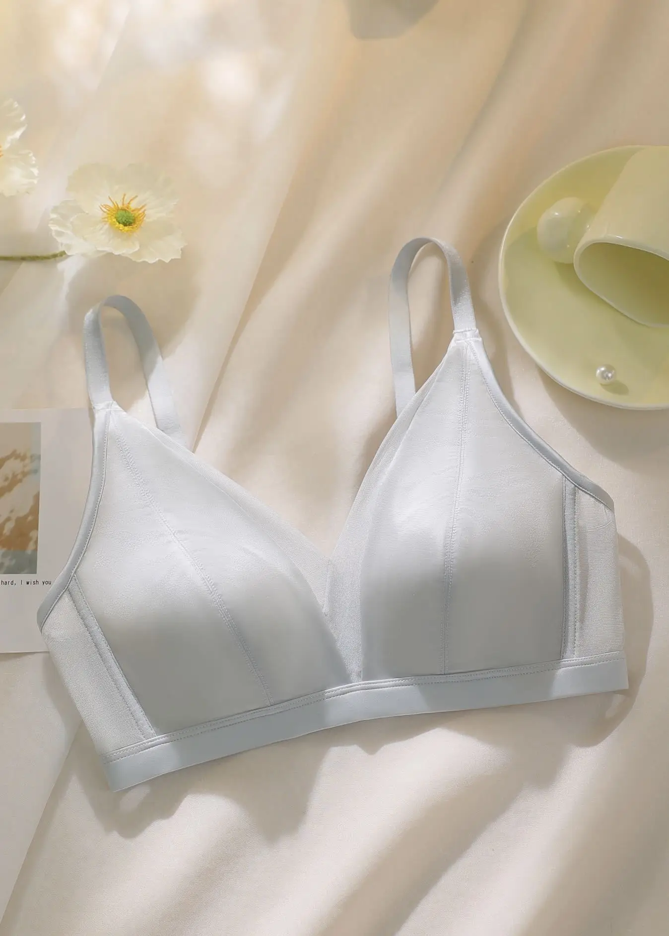 Satin French Mulberry Silk Underwear Women's Traceless Thin Bra — feature 12