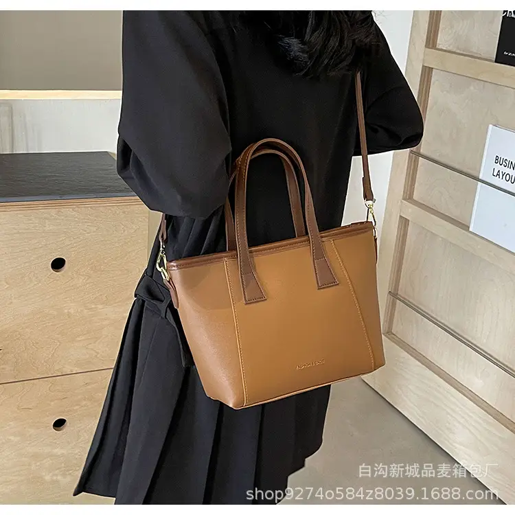 Women Retro Brown Shoulder Bag Large Capacity 2026 — feature 19