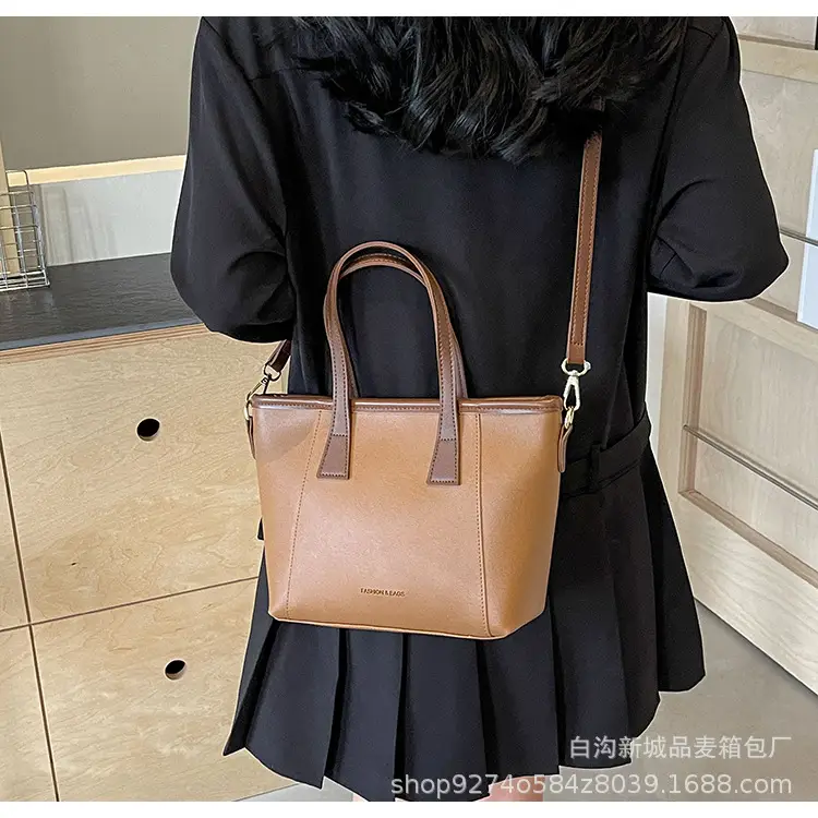 Women Retro Brown Shoulder Bag Large Capacity 2026 — feature 20