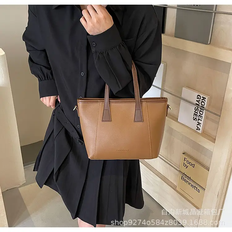 Women Retro Brown Shoulder Bag Large Capacity 2026 — feature 22
