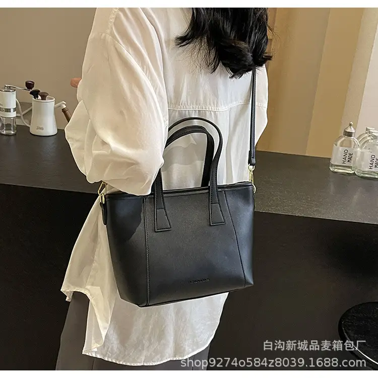 Women Retro Brown Shoulder Bag Large Capacity 2026 — feature 24