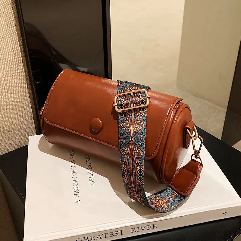 Trendy Brown Crossbody Pillow Bag for Women 2025 - Image 6