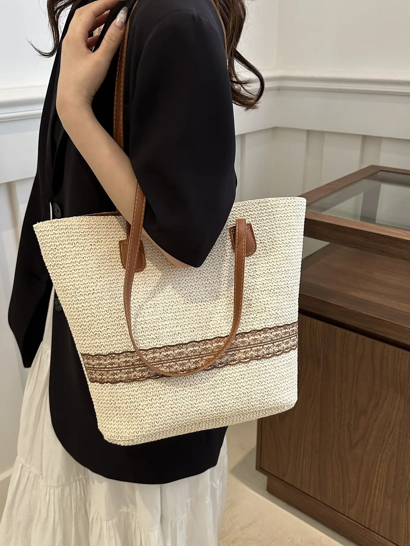 Hand-Woven Straw Tote Bag Large Capacity 2024
