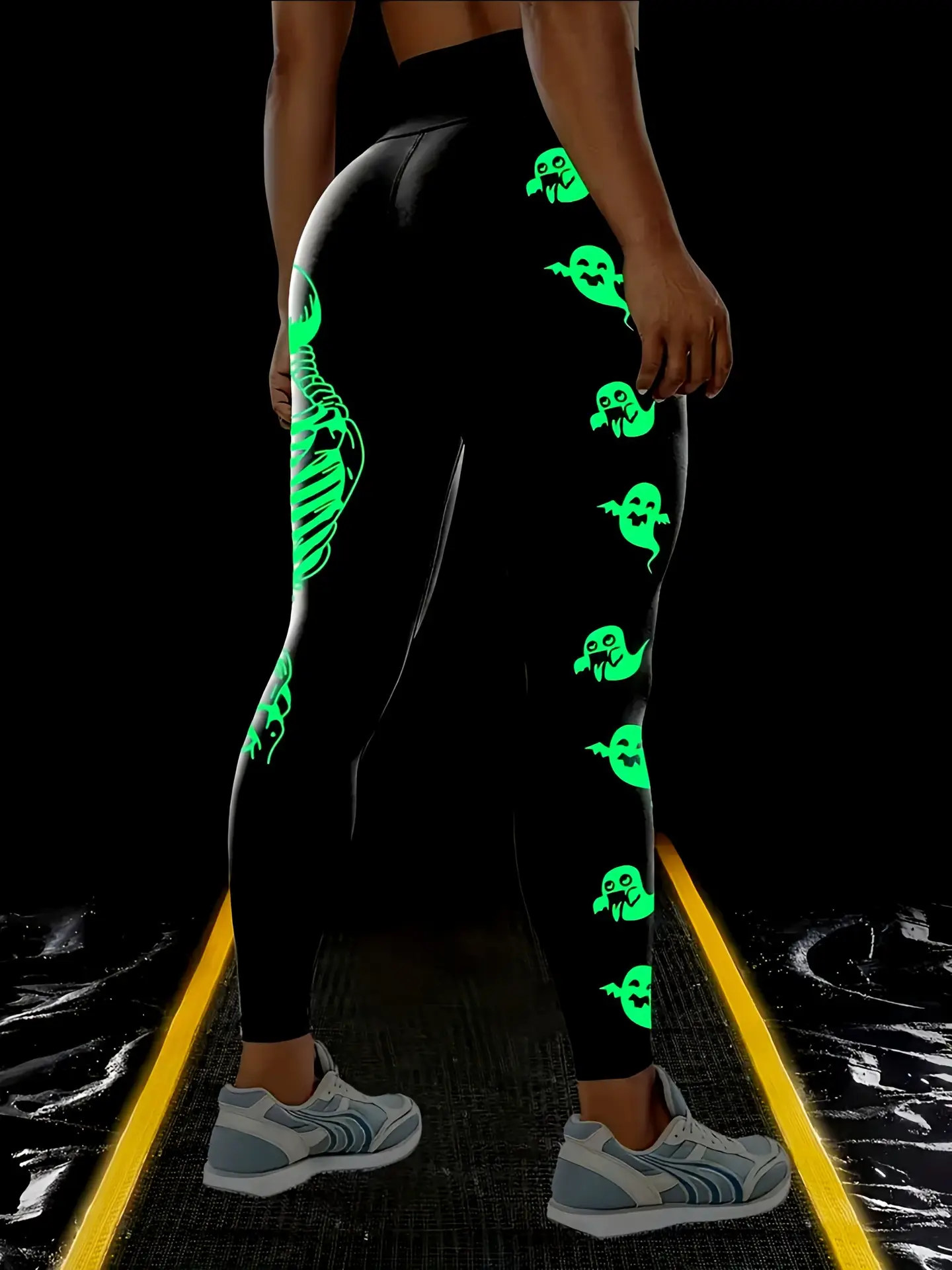 Cross-Strap High Waist Yoga Pants Black White Star Print - Image 4