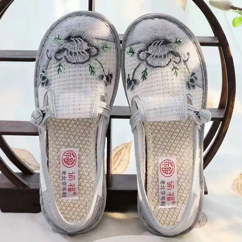 Old Beijing Cloth Shoes Women's Mesh Breathable Ethnic Style Shoes Middle-aged and Elderly Soft Sole Ultra-light Non-slip Summer Women's Shoes - Image 2