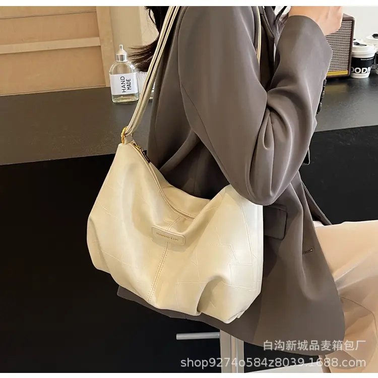 Women's Pink Soft Sided Shoulder Bag 2026 — feature 15