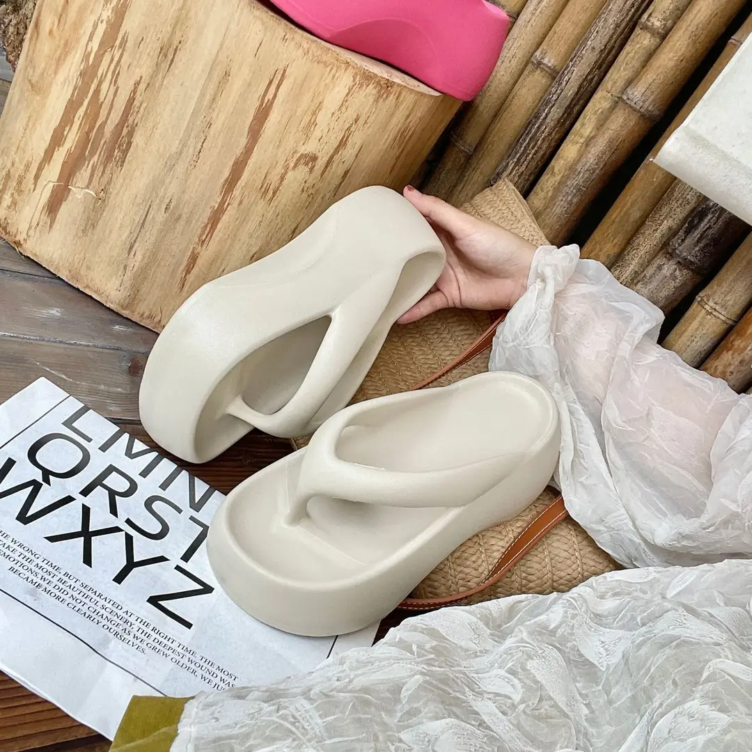 High-Looking Eva Thick-Soled Flip-Flops to Increase the Height of Summer Outer Wear for Women, Breathable Sandals and Slippers, Non-Slip, Anti-Odor and Wear-Resistant