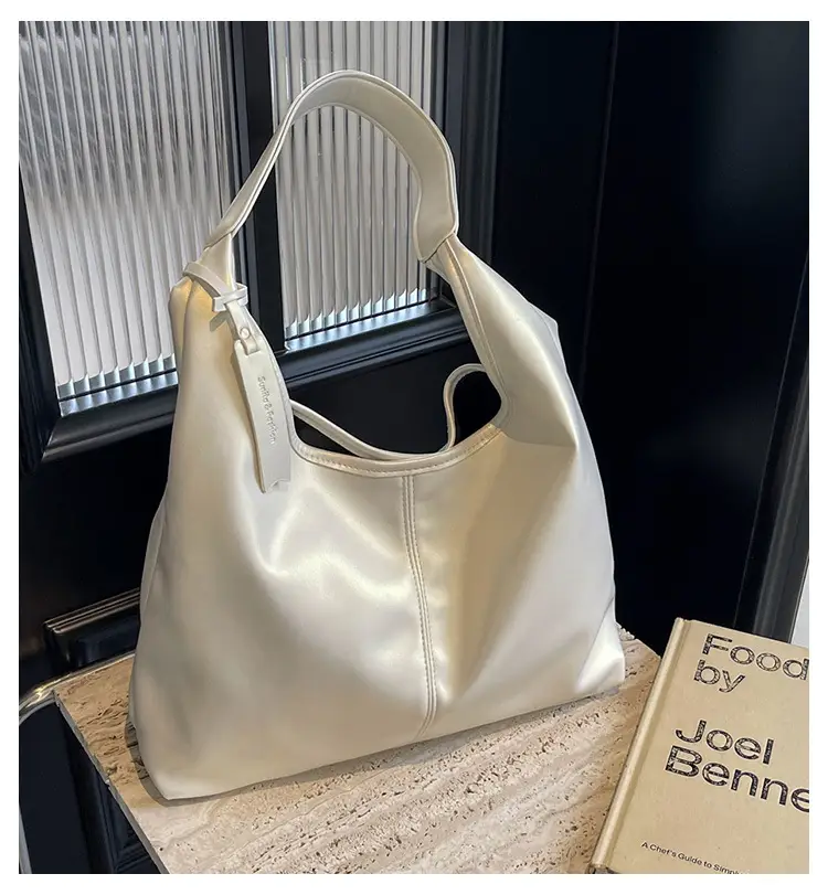 Silver Metallic Shoulder Bag for Women 2024 — feature 1