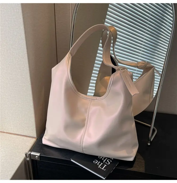 Silver Metallic Shoulder Bag for Women 2024 — feature 15