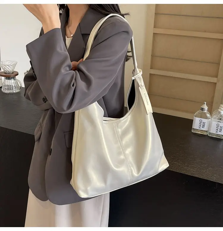 Silver Metallic Shoulder Bag for Women 2024 — feature 19