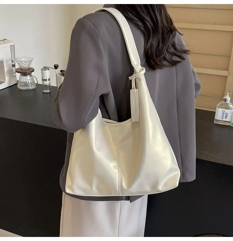 Silver Metallic Shoulder Bag for Women 2024 — feature 20