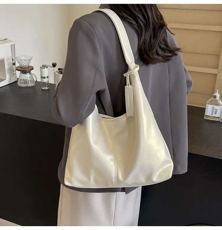Silver Metallic Shoulder Bag for Women 2024 — feature 21