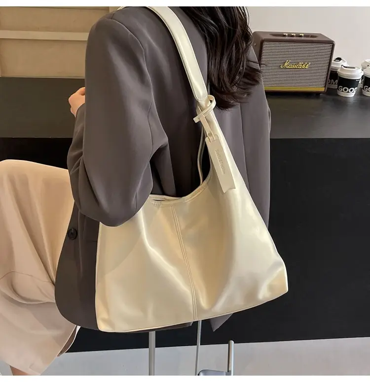 Silver Metallic Shoulder Bag for Women 2024 — feature 24