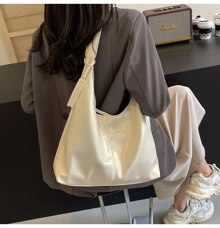 Silver Metallic Shoulder Bag for Women 2024 — feature 35