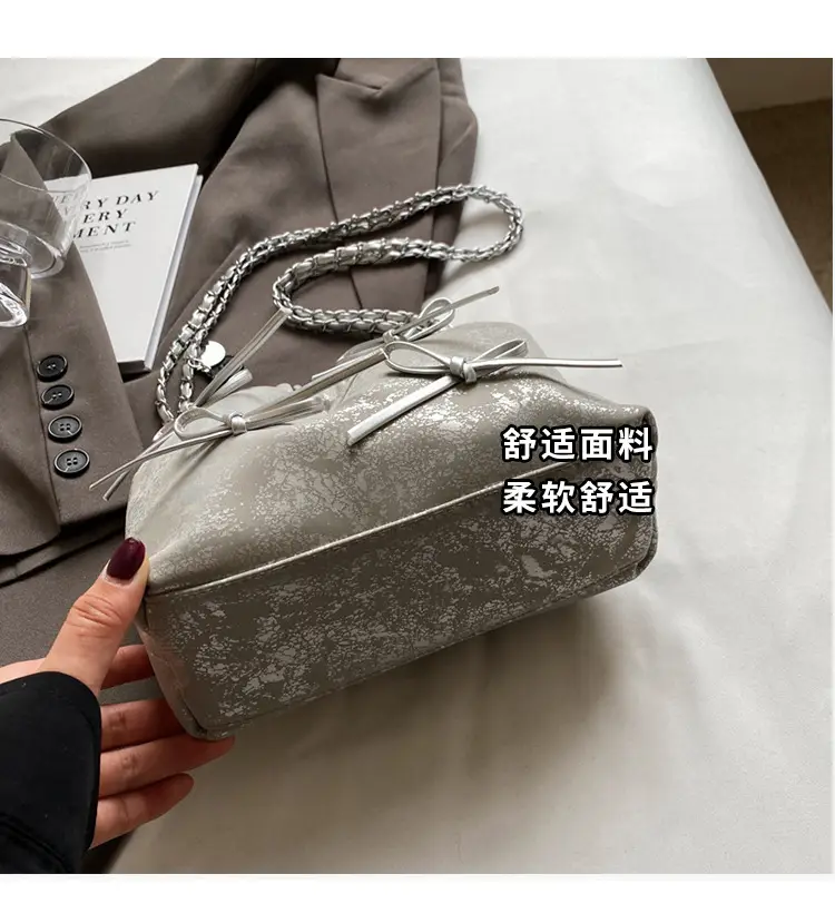 Black Chain Bow PU Shoulder Bag for Women — feature 5