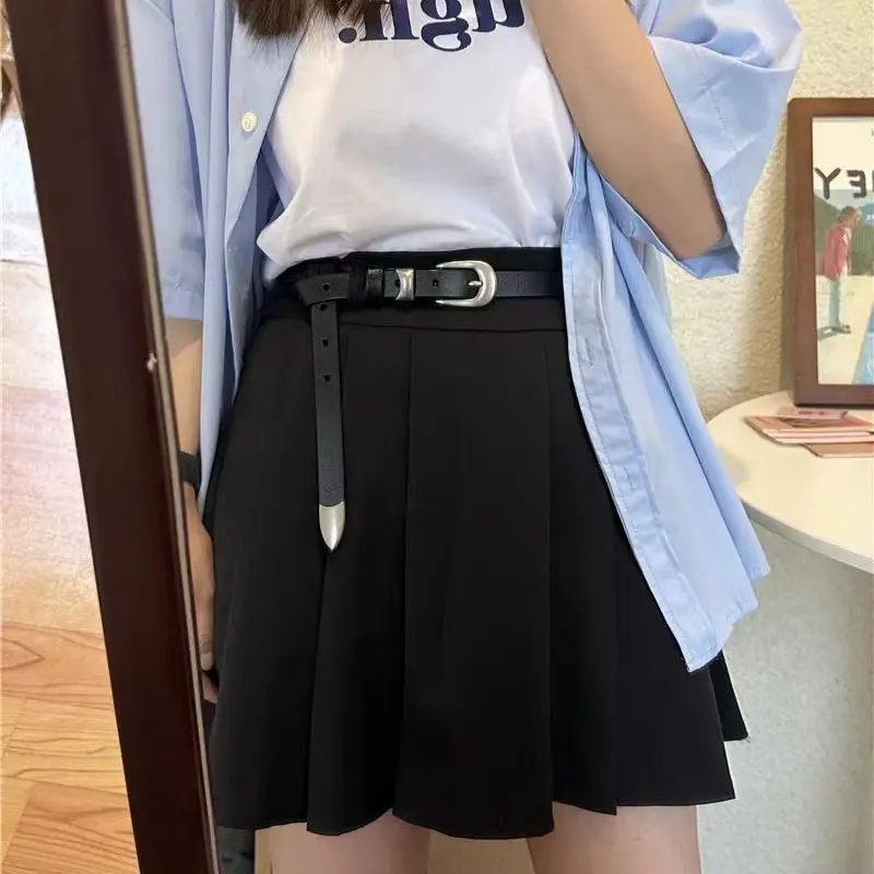 Women's Black Leather Belt with Silver Buckle - Image 4