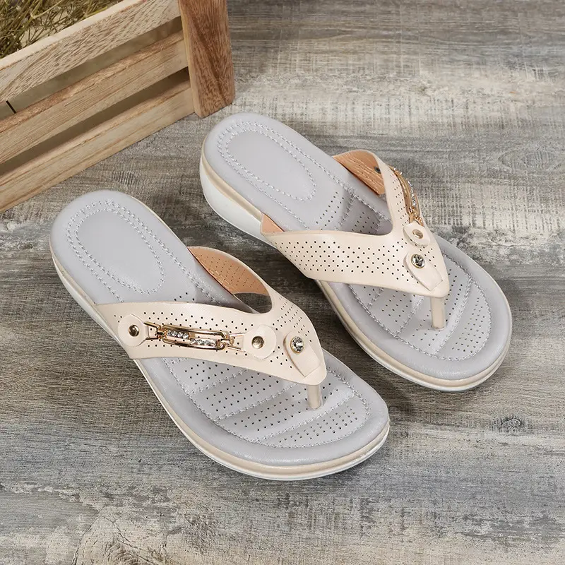 Amazon 2023 Flip-Flops Women Outfit Wish Beach Sandals and Slippers Summer Cross-Border Casual plus size Women Slippers - Image 4
