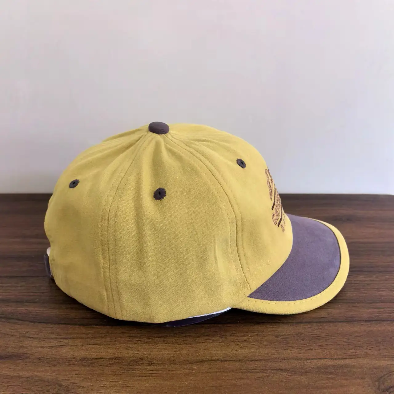 Japanese Retro Baseball Cap with Embroidered Logo — feature 7