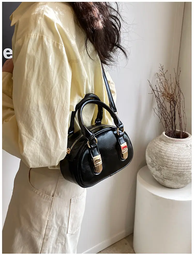 White Shell Handbag Women's Western Style 2025 — feature 39