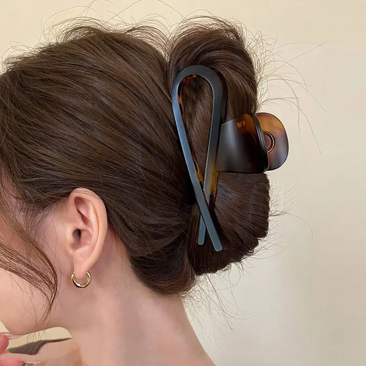 Retro Acrylic Shark Clip Women's Hairpin Back - Image 8