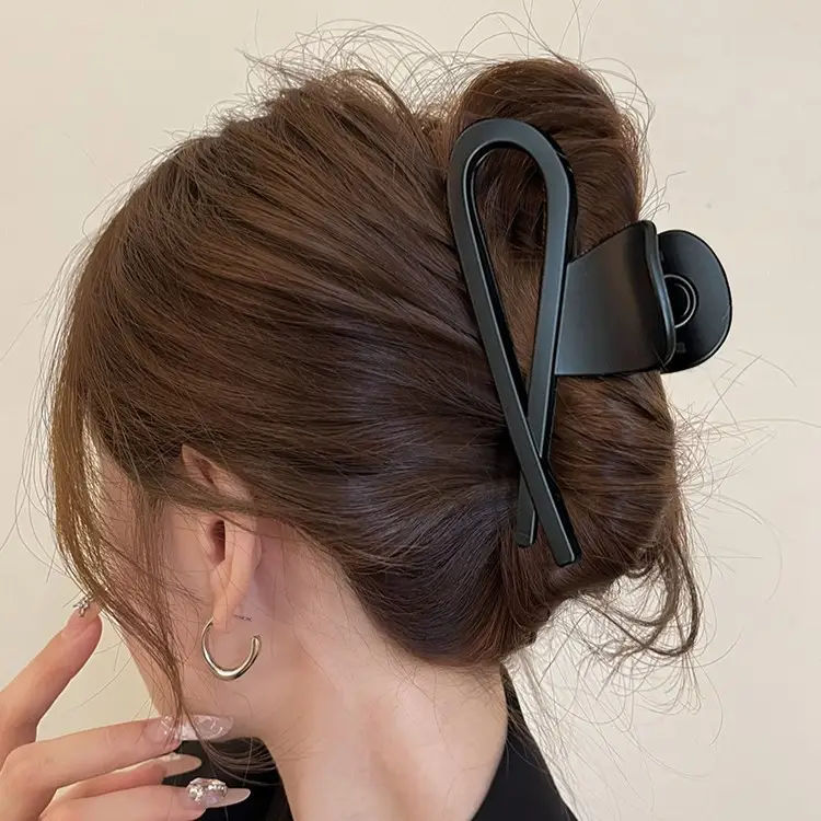 Retro Acrylic Shark Clip Women's Hairpin Back - Image 10