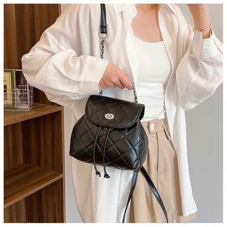 Korean Style Rhombic Chain Shoulder Bag 2024 — feature 13