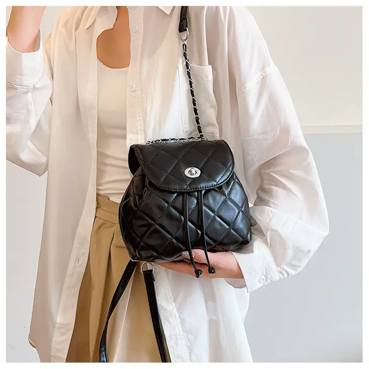 Korean Style Rhombic Chain Shoulder Bag 2024 — feature 14
