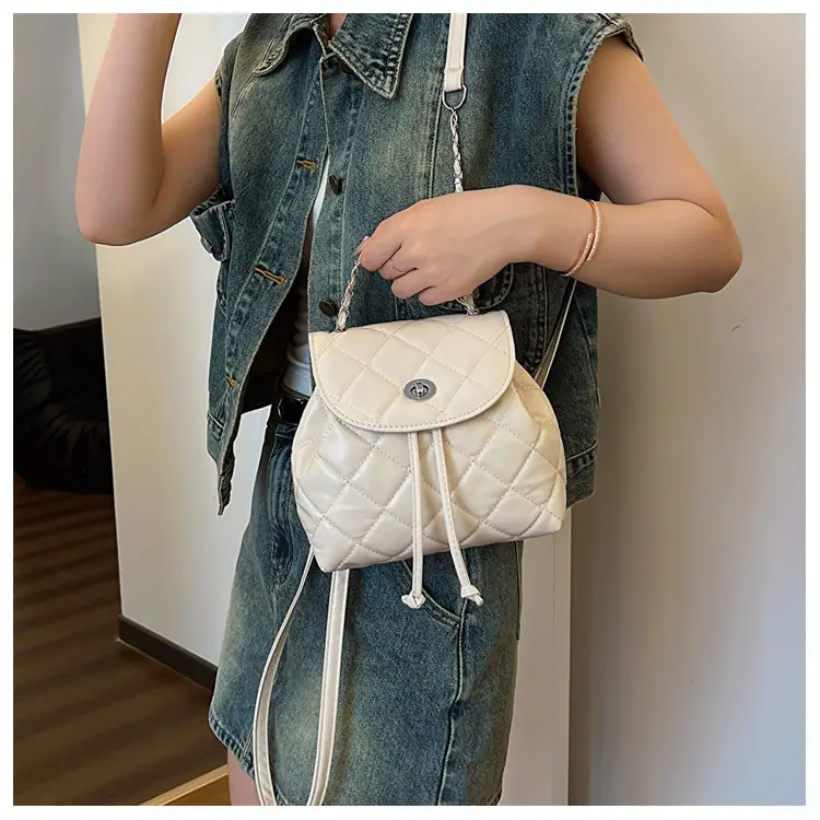 Korean Style Rhombic Chain Shoulder Bag 2024 — feature 18