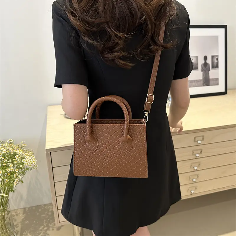 Retro Woven Shoulder Crossbody Bag Brown 2024 - Image 8