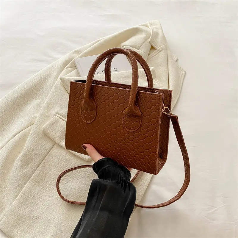 Retro Woven Shoulder Crossbody Bag Brown 2024 - Image 3