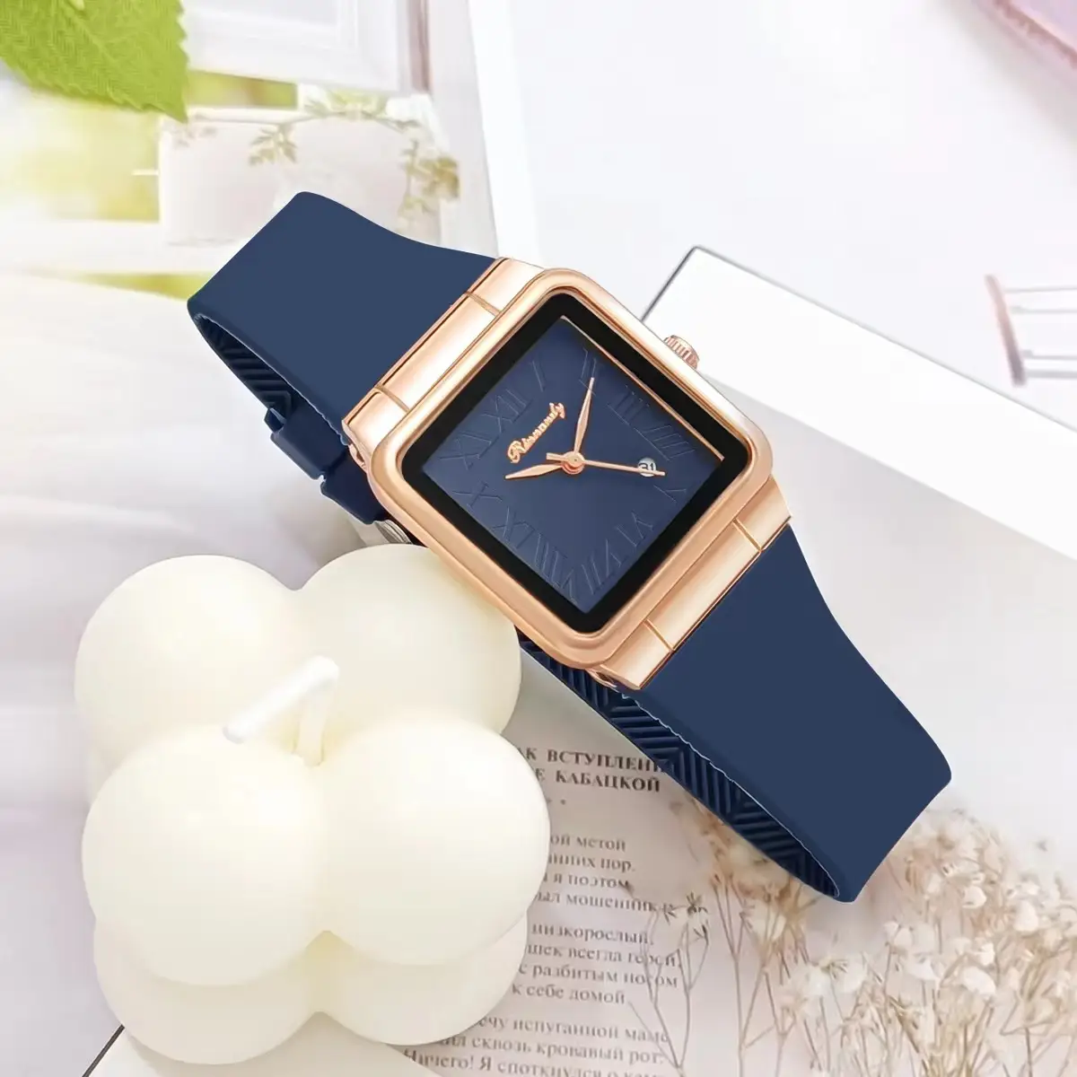 Ladies Silicone Belt Quartz Watch with Rose Gold Case — feature 4