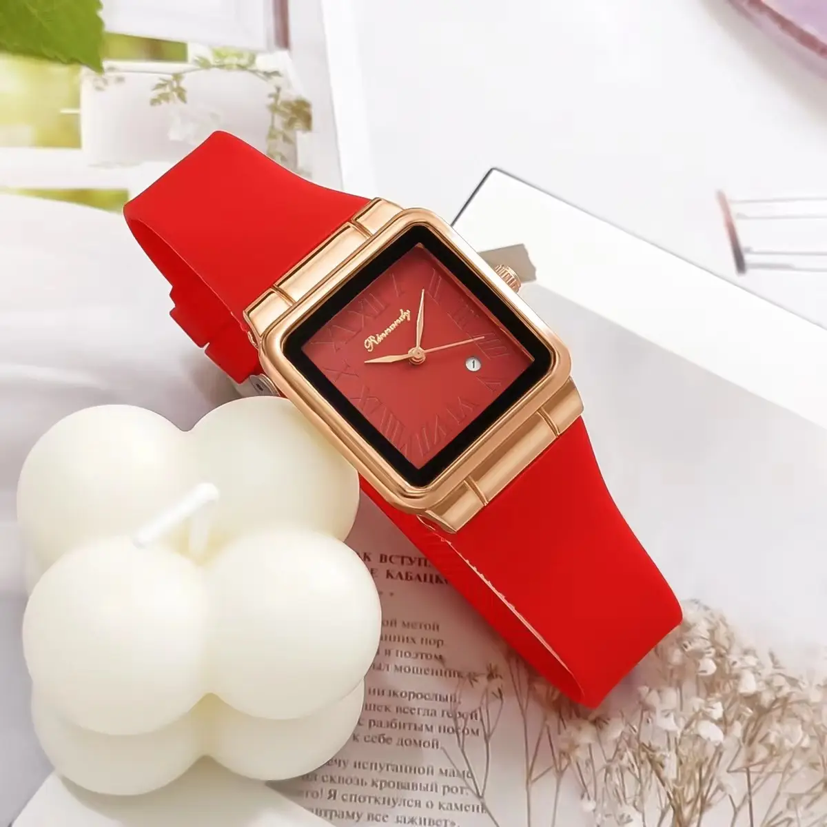 Ladies Silicone Belt Quartz Watch with Rose Gold Case — feature 7