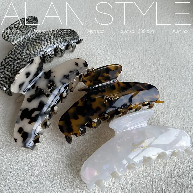 Alan French High-end Hair Claw Clip Zhang Xiaohui Acetic Acid Vintage Camila — feature 2
