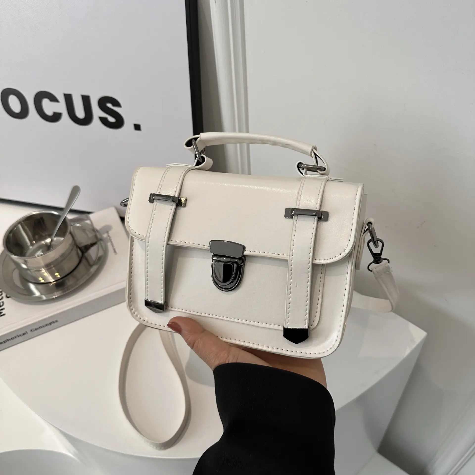 White British Style Crossbody Bag for Women 2025 — feature 21