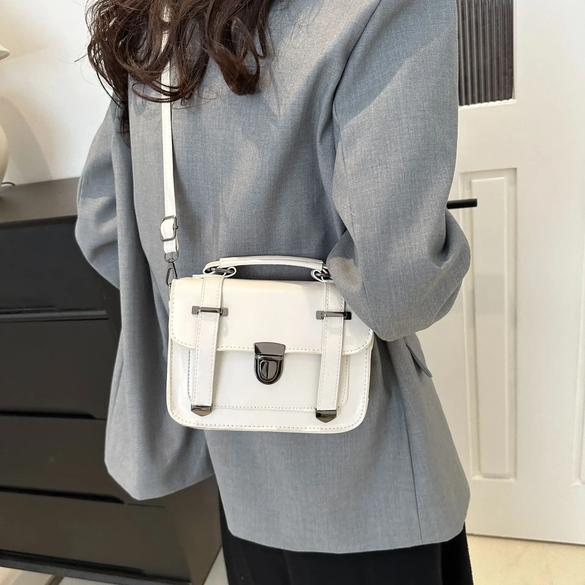 White British Style Crossbody Bag for Women 2025 — feature 25