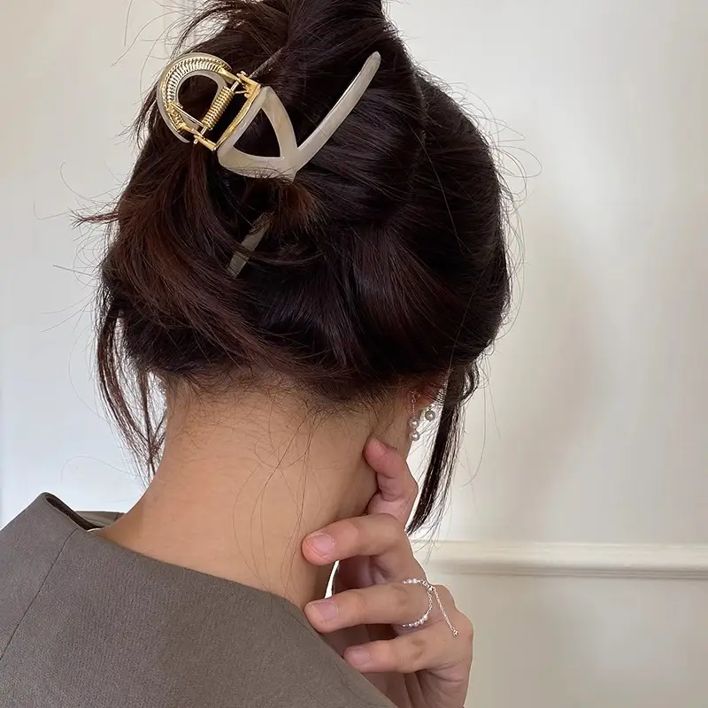 High Quality Large Cross Hairpin for Women Summer 2024 - Image 7