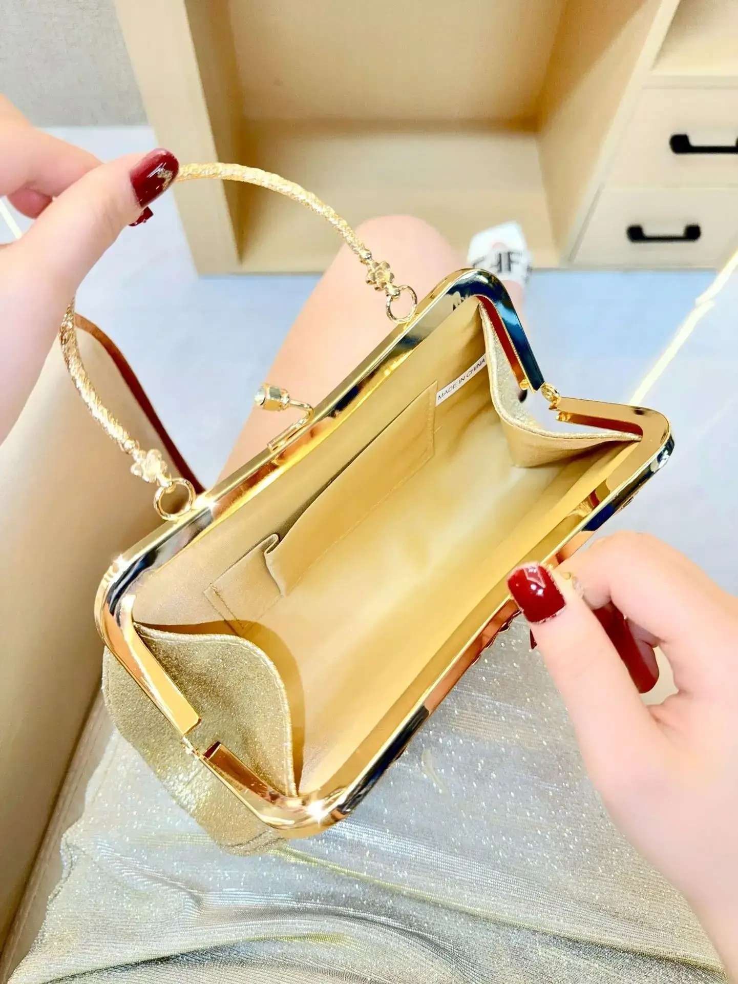 Sparkly Blue Tassel Shoulder Bag for Women — feature 10