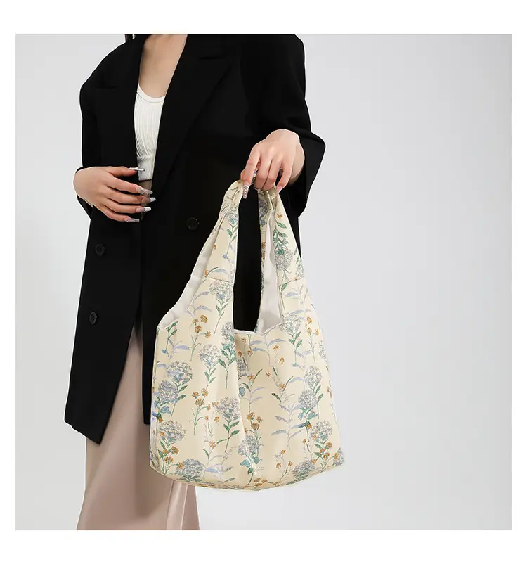 Korean Style Floral Shoulder Bag 2024 — feature 11