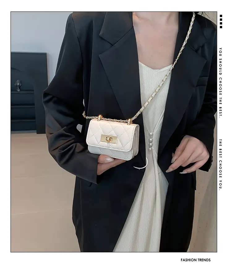 Women's Mini Rhomboid Chain Shoulder Bag White — feature 2