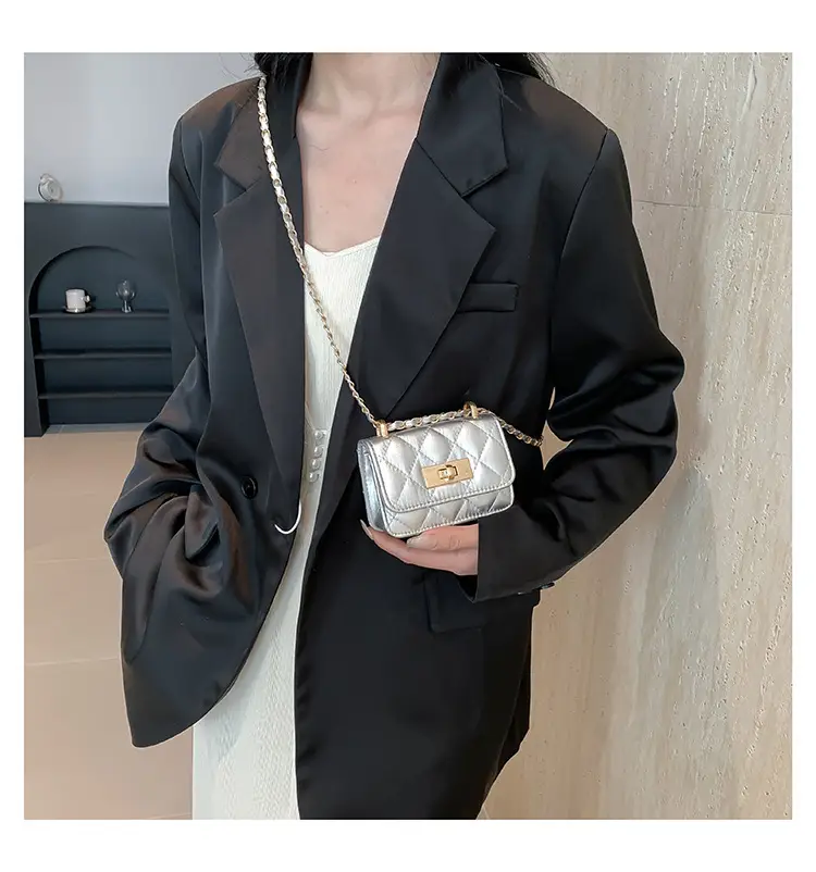 Women's Mini Rhomboid Chain Shoulder Bag White — feature 22