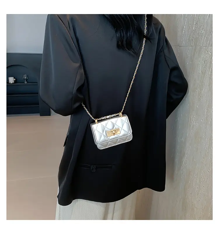Women's Mini Rhomboid Chain Shoulder Bag White — feature 23
