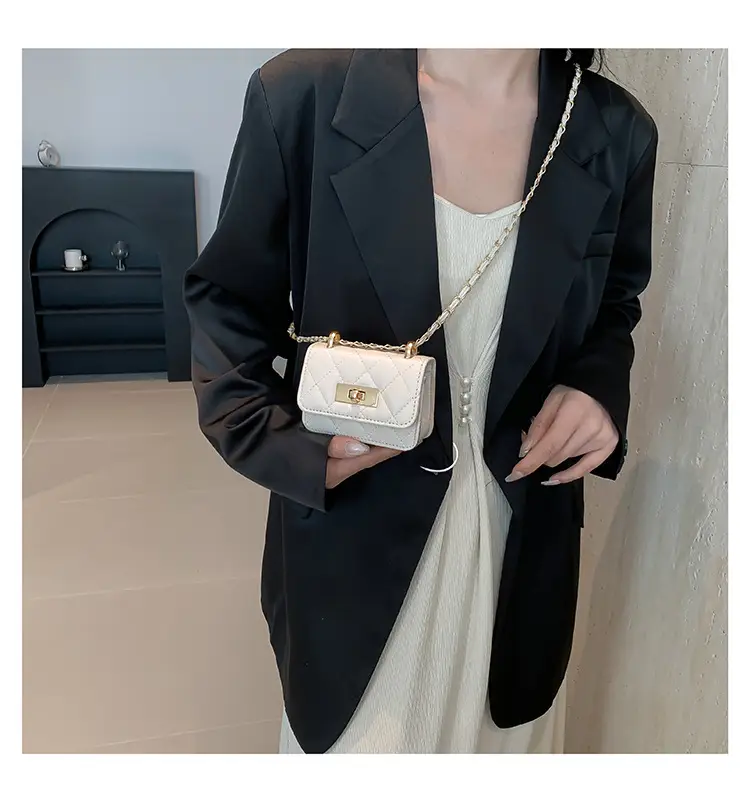 Women's Mini Rhomboid Chain Shoulder Bag White — feature 25