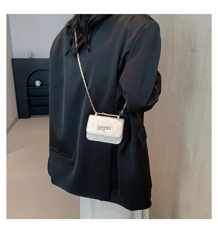 Women's Mini Rhomboid Chain Shoulder Bag White — feature 26