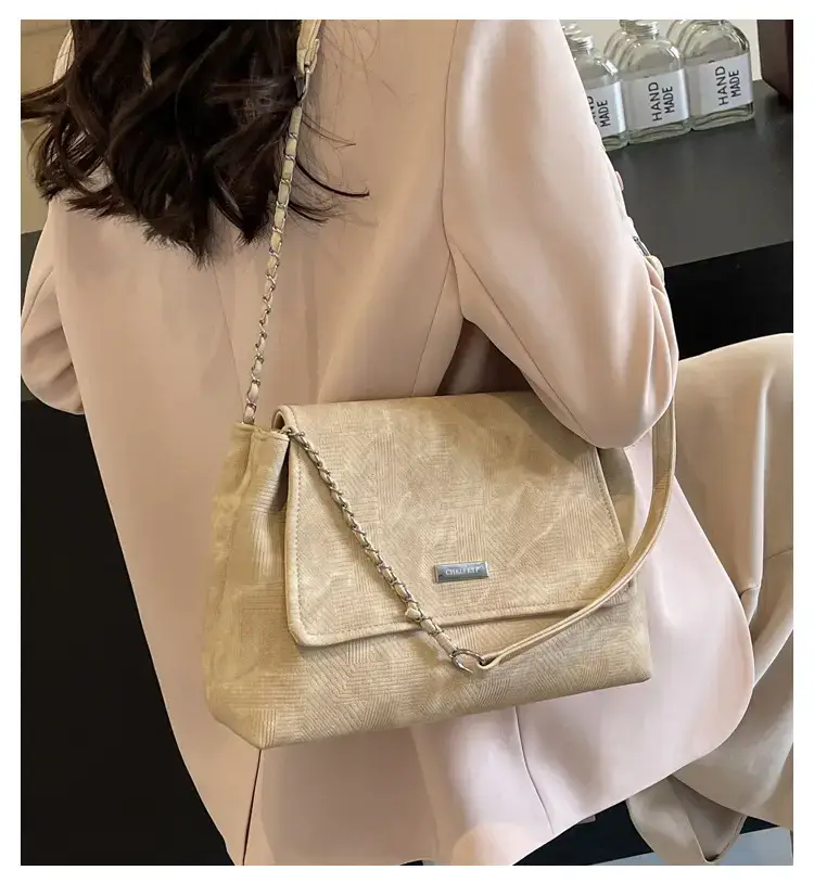 Grey Chain Shoulder Bag for Women Summer — feature 1