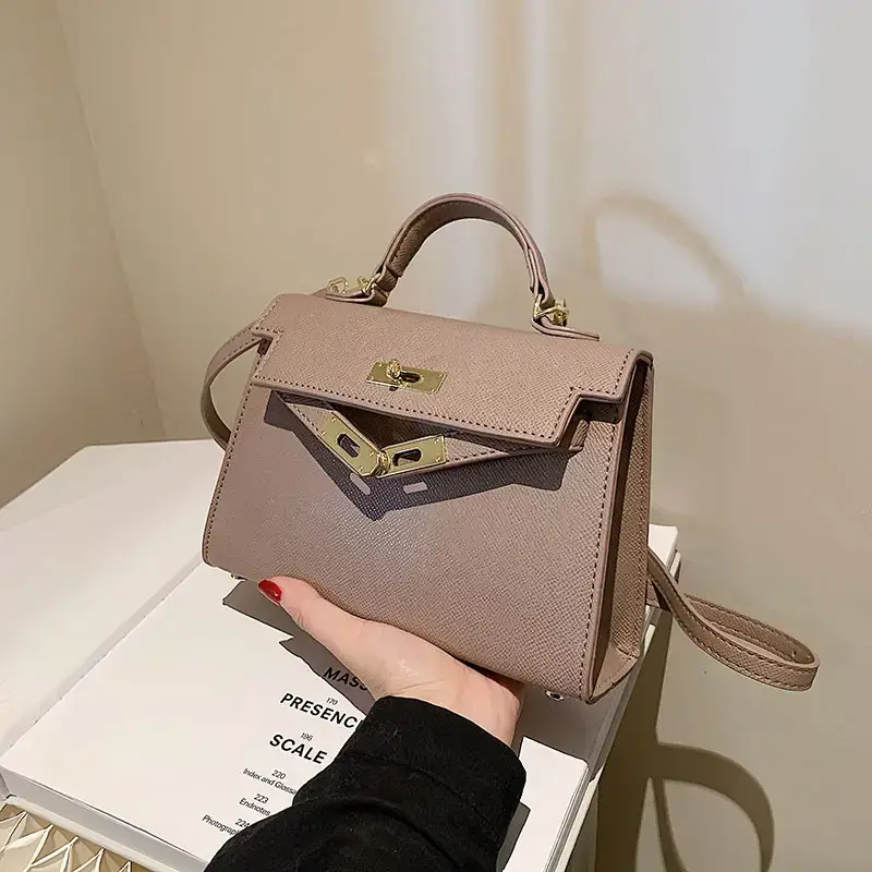 Women's Beige Leather Shoulder Bag with Gold Plated Hardware - Image 6